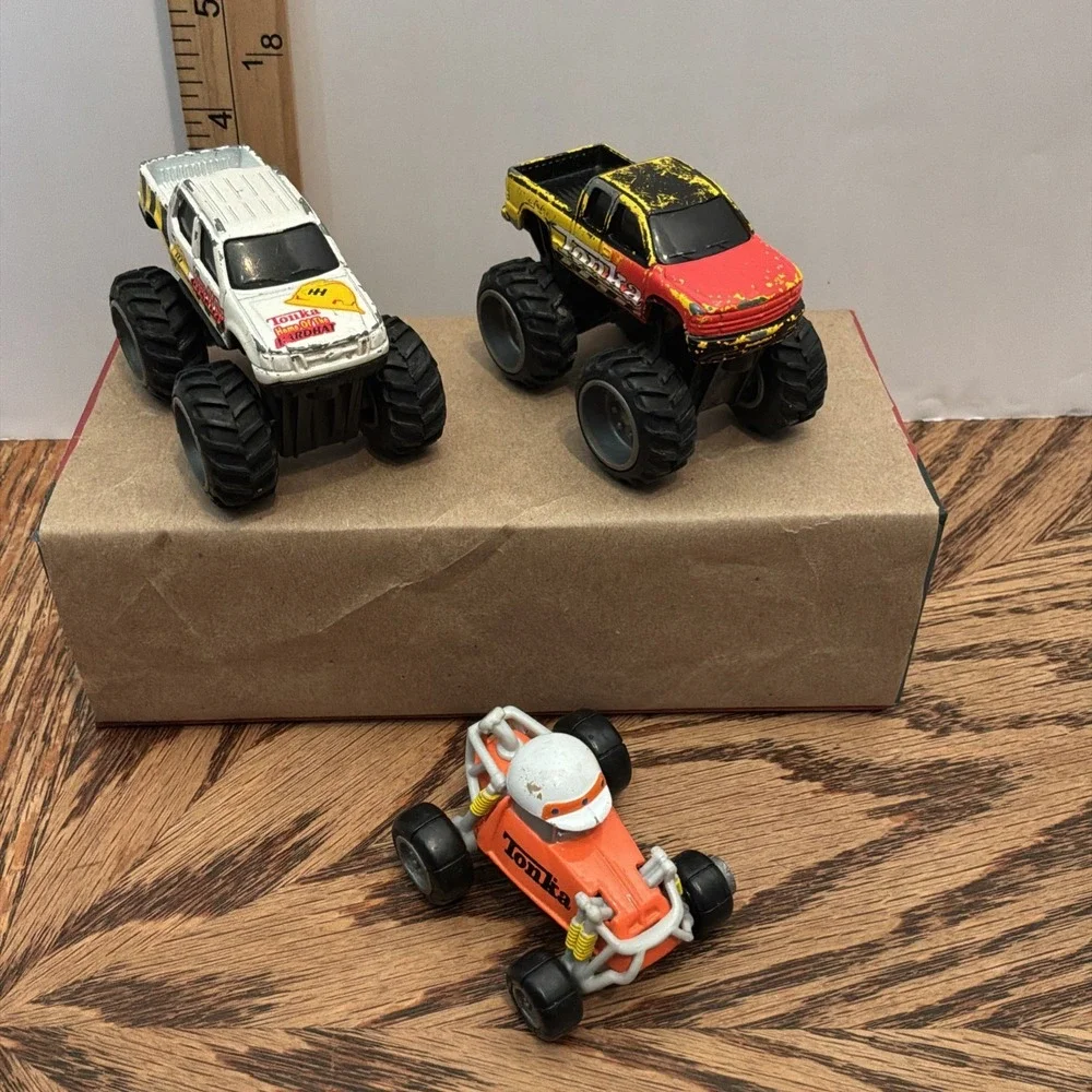 Tonka Diecast Maisto Lil Chuck‎ No Trailer 2 Rebels Trucks Non Working 2002 Lot